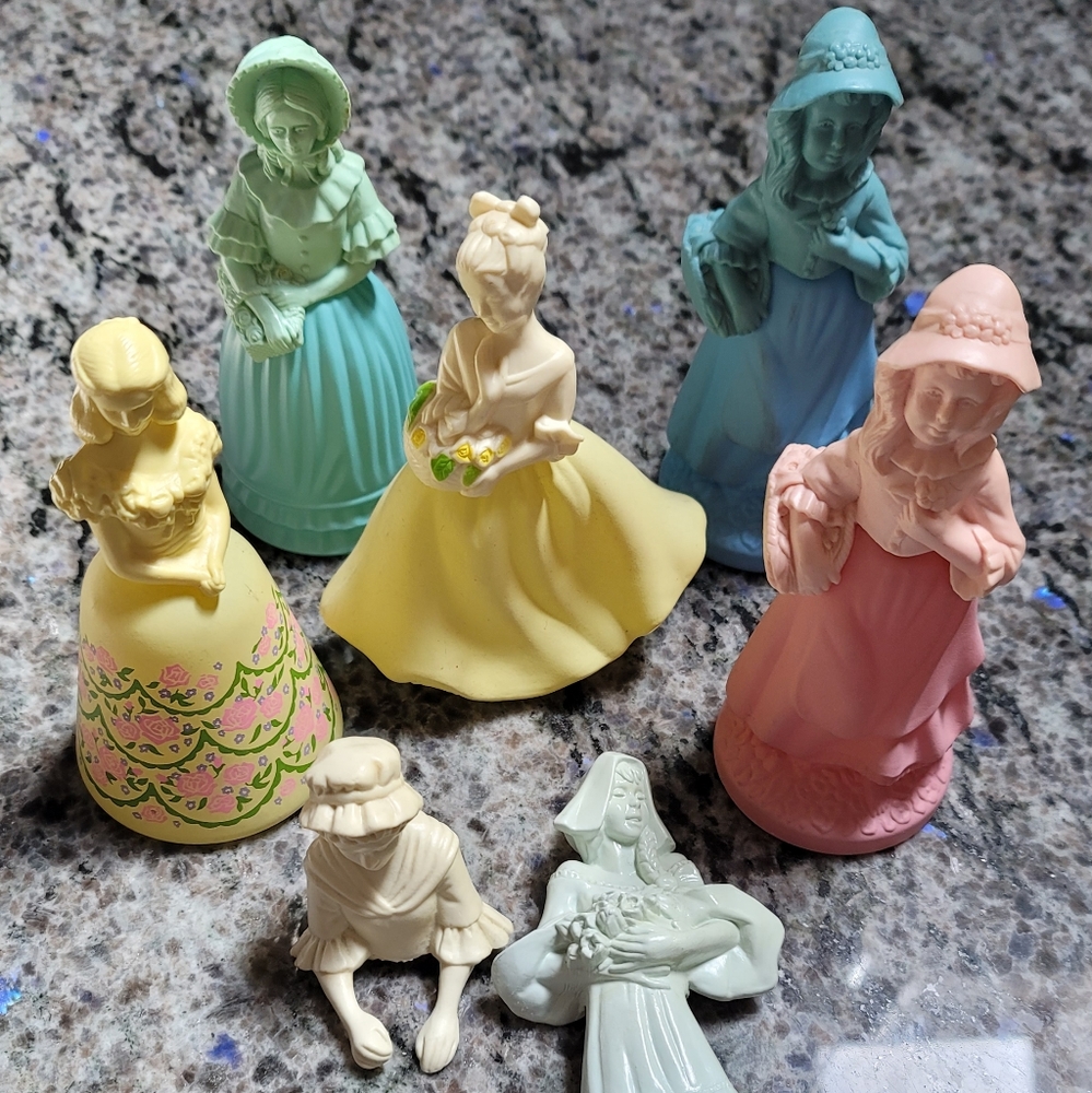Vintage Avon Cologne bottles from the 1970's (lot).